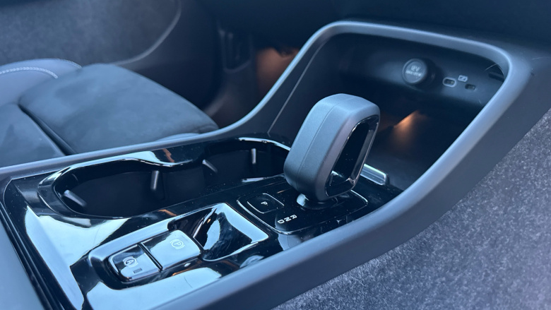 Volvo XC40 2.0 B3P Plus Dark 5dr Auto Petrol Estate